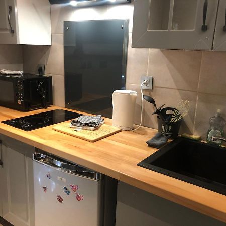 Studio Centre Ville Proche Gare Avec Cour Privee Каркасон Екстериор снимка